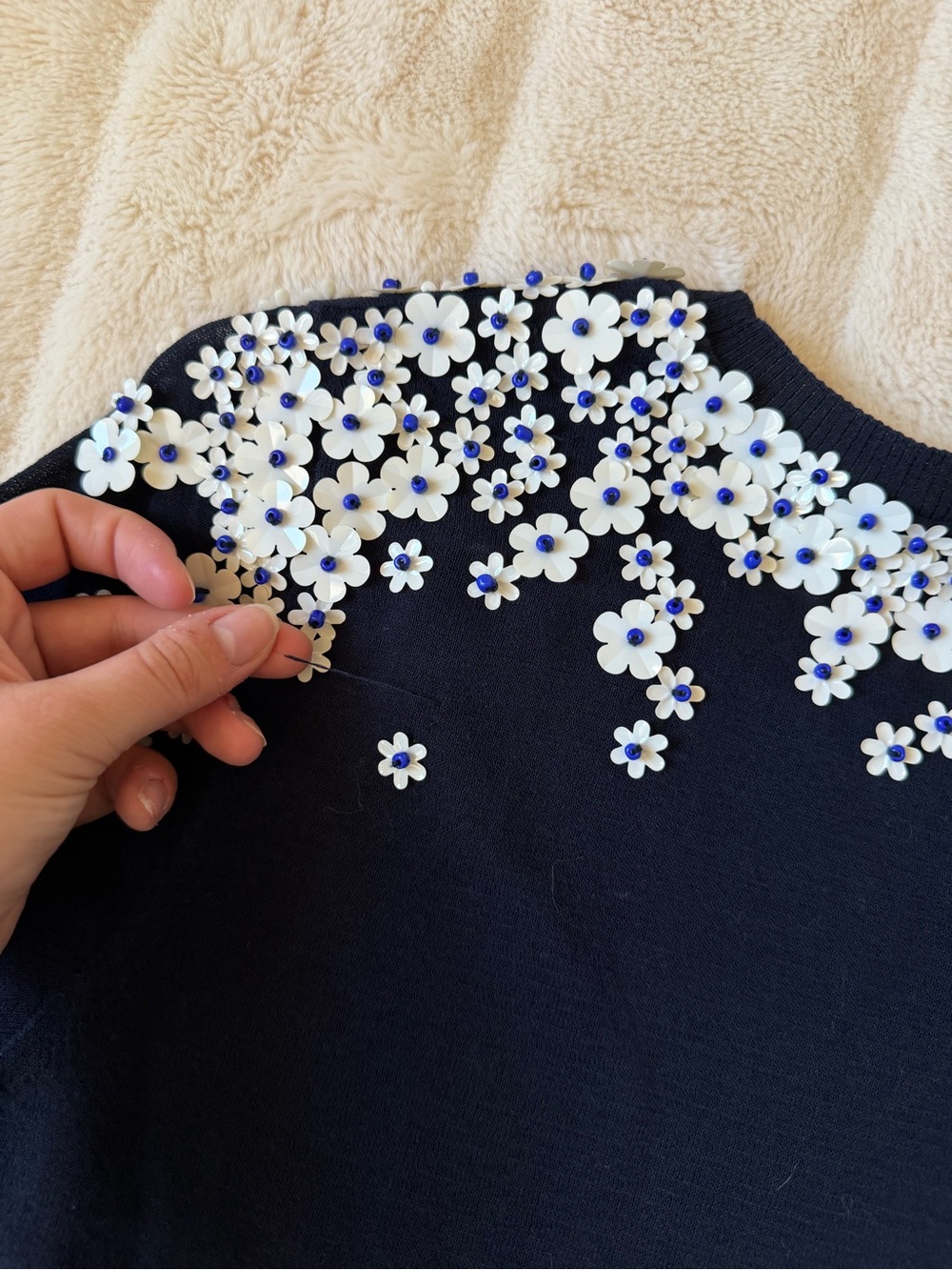 Tory Burch Flower Sequin Short Sleeve Top Navy White Size Medium - Picture 4 of 4